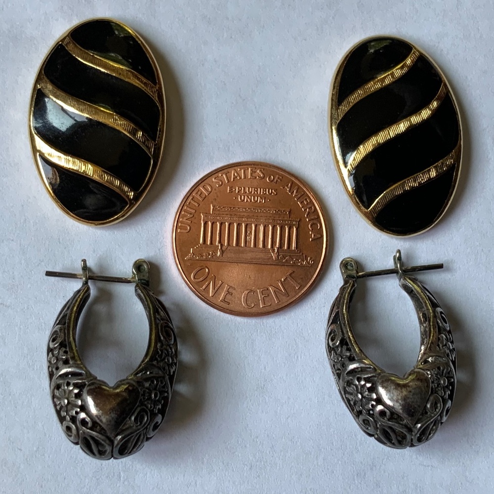 2 Pair Vintage Pierced Earrings, Oval